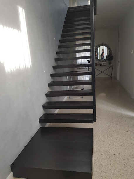 Floating Timber Staircases in 2026: The Must-Have Modern Stair Design for Melbourne Homeowners